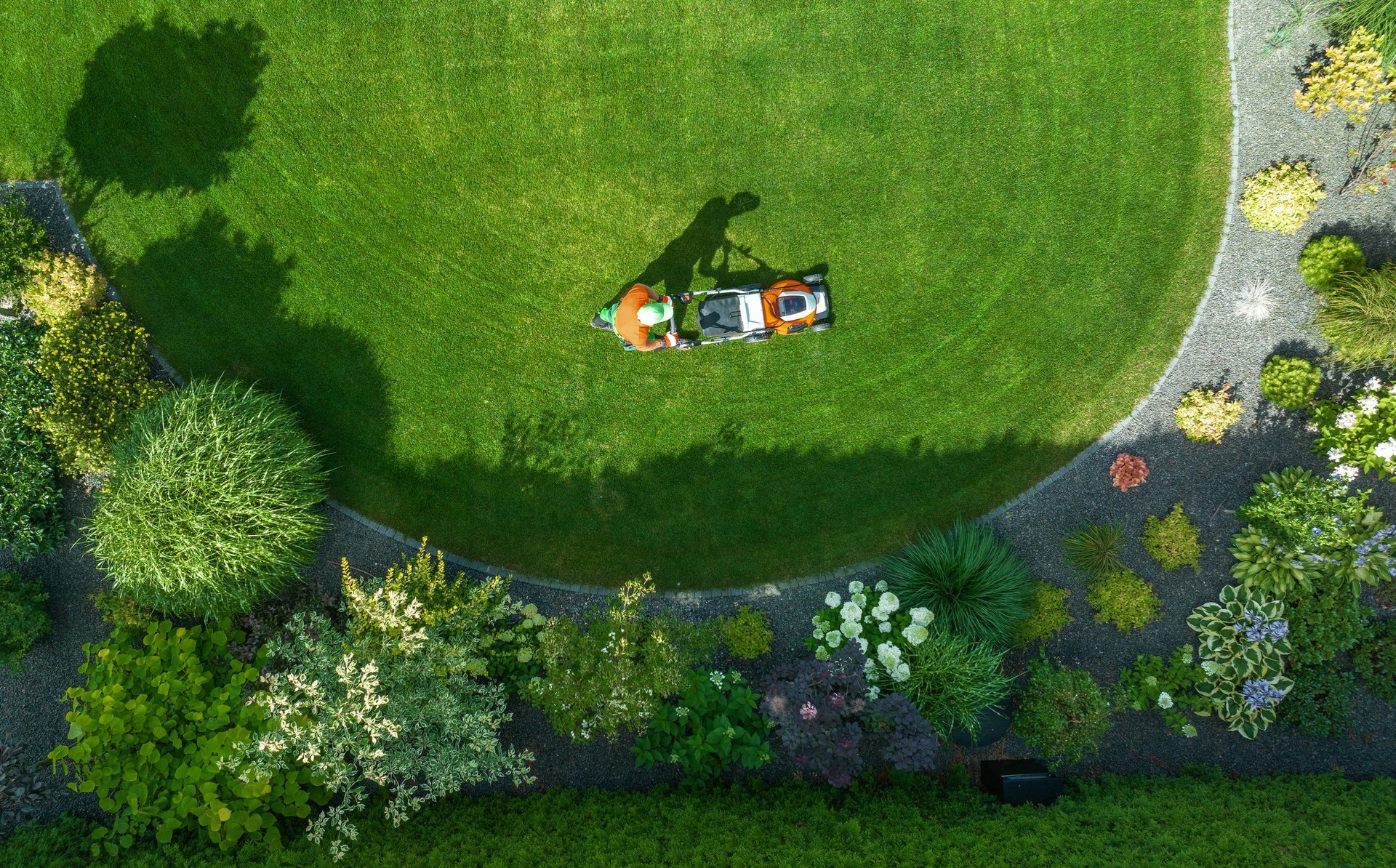 Professional lawn mowing service in Central Florida